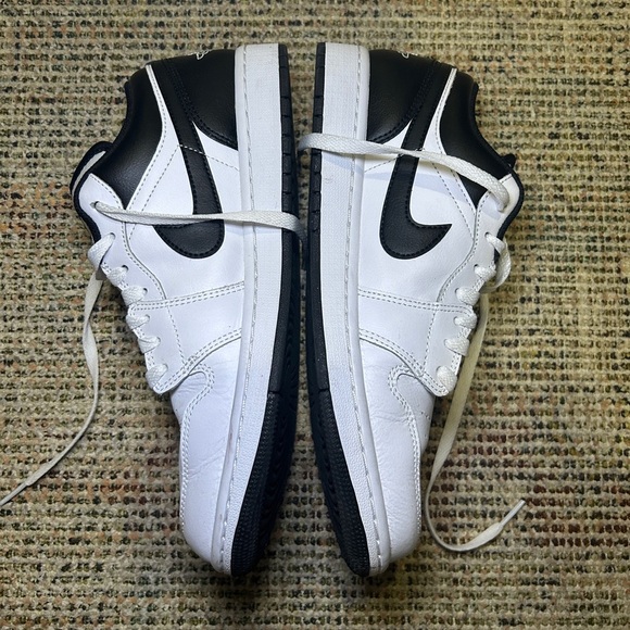 White and Black Air Jordan 1 Sneakers - Picture 3 of 7